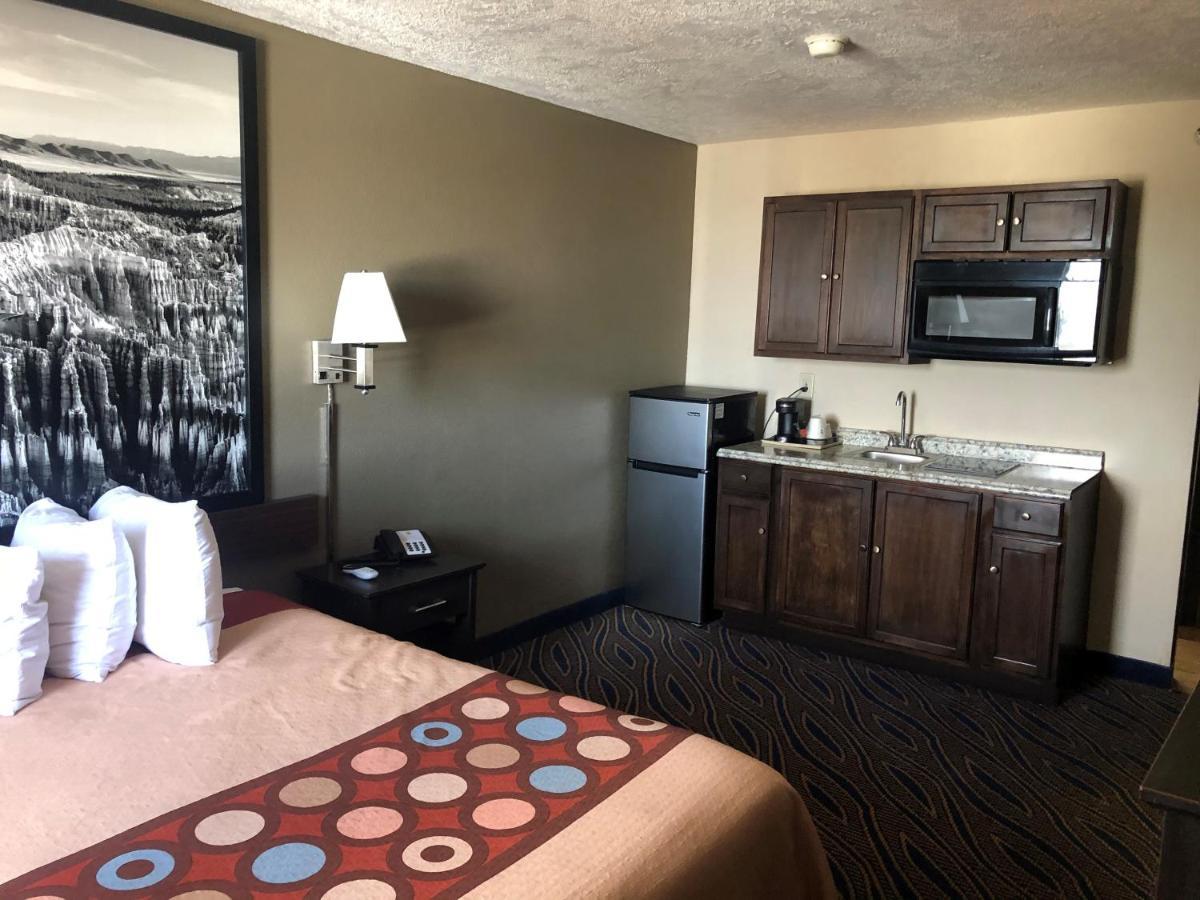 Super 8 By Wyndham Cedar City Εξωτερικό φωτογραφία
