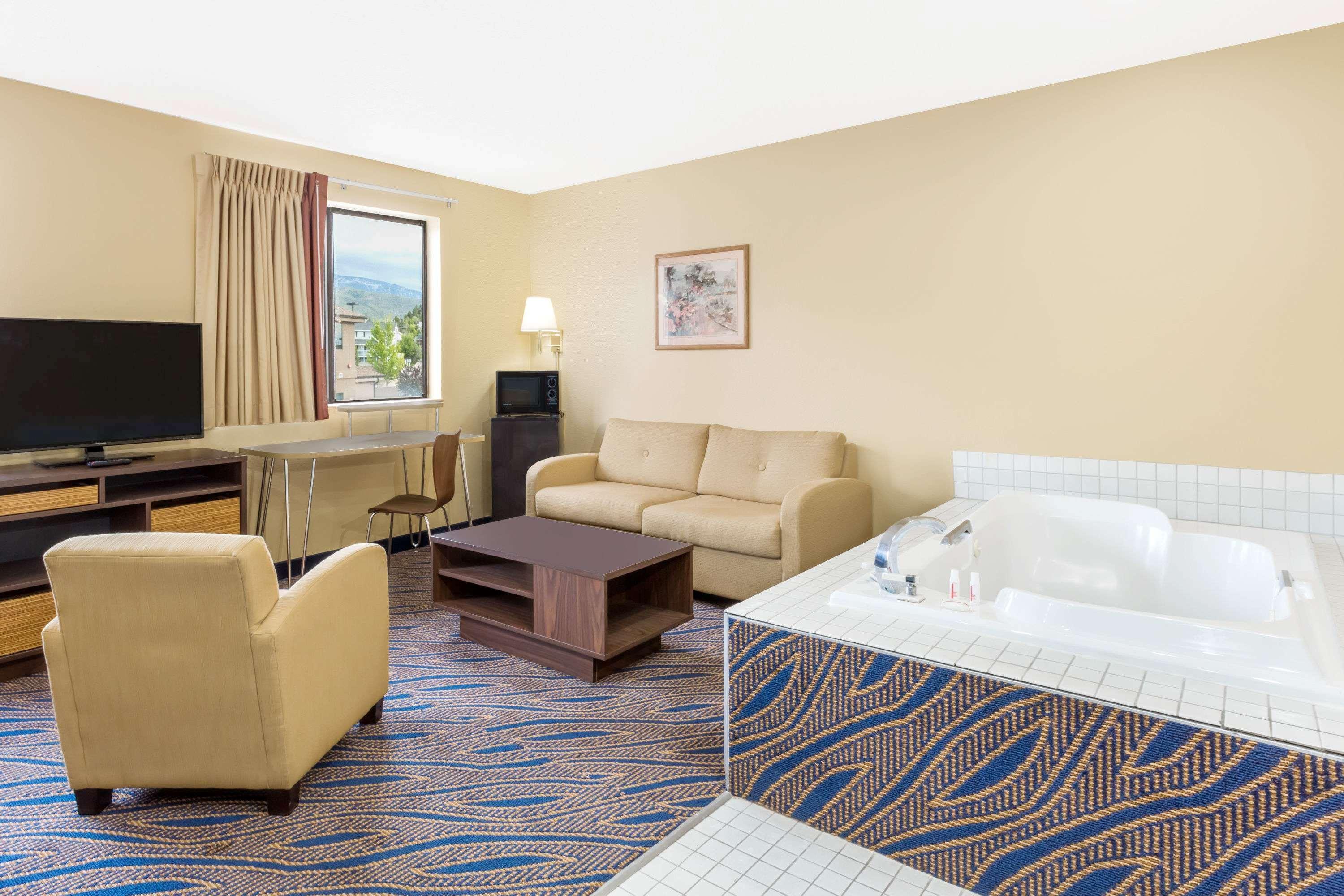 Super 8 By Wyndham Cedar City Εξωτερικό φωτογραφία